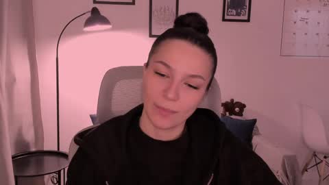 whoislulu online show from April 3, 2026, 6:17 pm