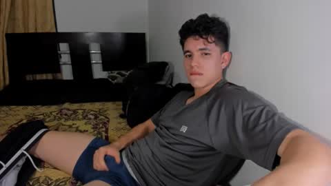 whos_he online show from December 2, 2025, 10:16 pm