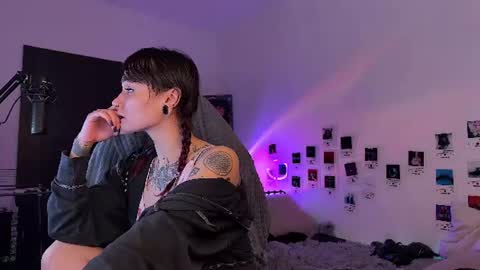 iggy iggz online show from June 23, 2026, 1:58 am