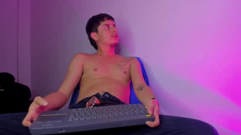 Snapshot of wickedboy_twink chatting on May 20, 2026, 8:48 pm JAISON online show from May 20, 2026, 8:48 pm
