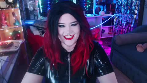 Snapshot of wickedxqueen chatting on January 19, 2025, 11:12 am Laura online show from January 19, 2025, 11:12 am