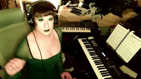 Snapshot of wienerlady chatting on December 18, 2025, 6:30 am Countess of Hotdogs online show from December 18, 2025, 6:30 am