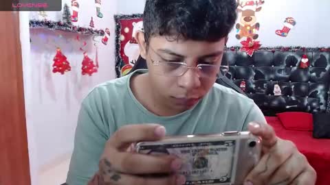 Snapshot of wiilliam_20 chatting on December 18, 2024, 2:17 pm wiilliam online show from December 18, 2024, 2:17 pm