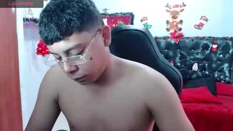 Snapshot of wiilliam_20 chatting on December 21, 2024, 2:15 pm wiilliam online show from December 21, 2024, 2:15 pm