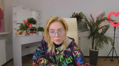 wild_berry_soul online show from October 16, 2025, 6:36 am