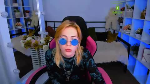 wild_berry_soul online show from October 24, 2025, 5:59 am