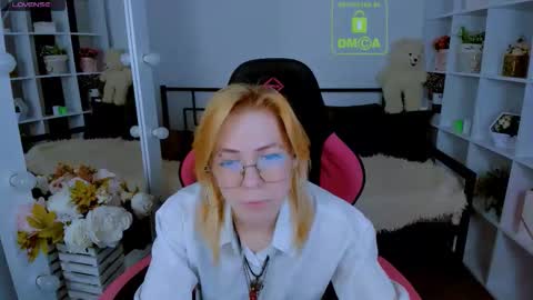 wild_berry_soul online show from November 2, 2025, 7:00 am