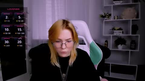 wild_berry_soul online show from November 8, 2025, 7:19 am