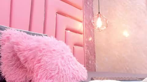 wild_firee_ online show from October 10, 2025, 8:19 pm