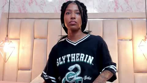 wild_firee_ online show from November 3, 2025, 8:32 pm