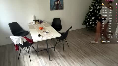 Mia online show from October 15, 2025, 7:08 am