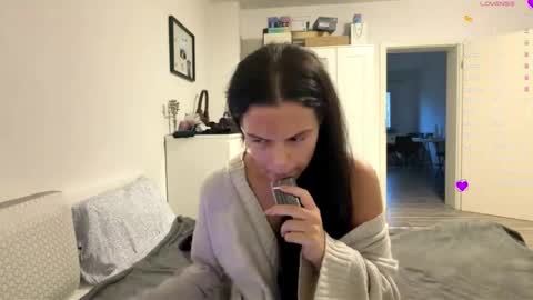 Snapshot of wildahankin chatting on January 18, 2026, 4:00 pm Mia online show from January 18, 2026, 4:00 pm