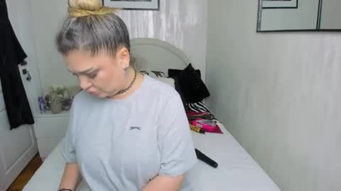 Miss Deea online show from May 31, 2026, 4:53 am