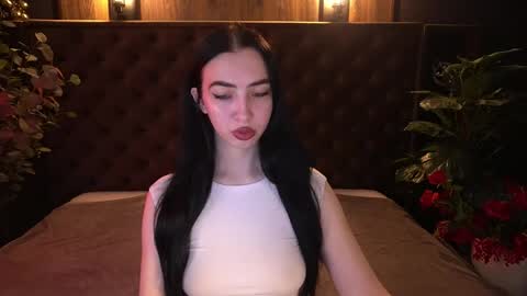 Alena online show from April 14, 2026, 5:57 am