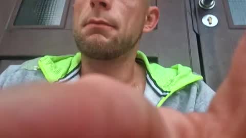 Snapshot of wildmike93 chatting on September 28, 2025, 5:02 am wildmike93 online show from September 28, 2025, 5:02 am