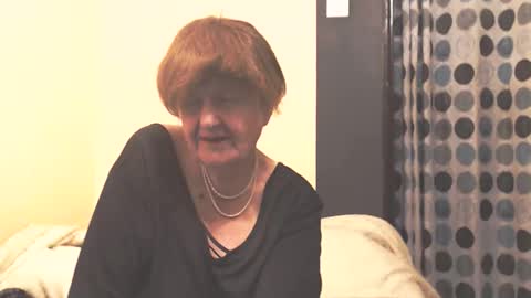 WildRedCat online show from December 3, 2025, 9:57 pm