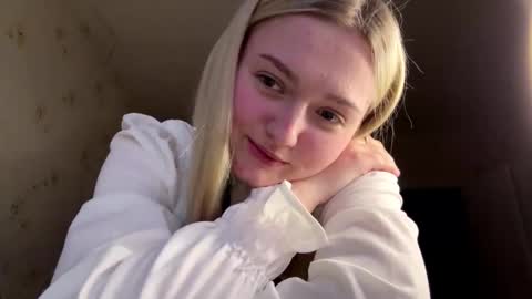 Sophia online show from March 23, 2026, 2:54 pm