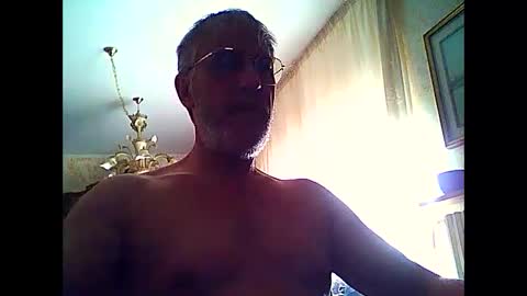 Snapshot of willfire71 chatting on October 15, 2025, 8:25 am Willfire71 online show from October 15, 2025, 8:25 am