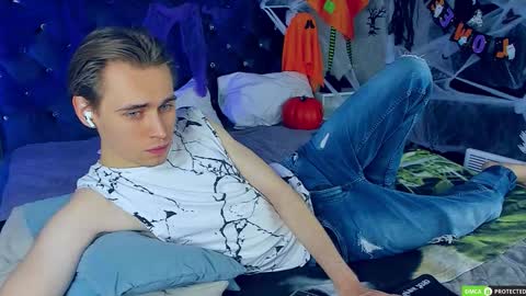 William online show from October 19, 2025, 4:02 am