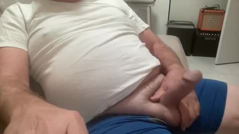 willieb777 online show from April 19, 2026, 12:48 pm