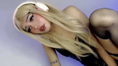 LE XI online show from November 28, 2025, 3:47 pm