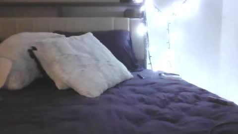 willorose123 online show from October 23, 2025, 9:52 am