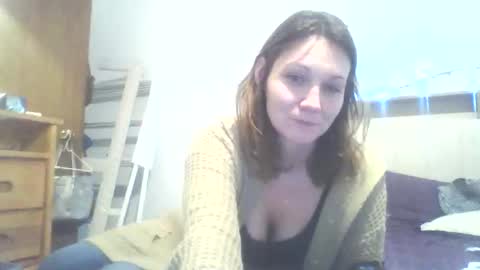 willorose123 online show from October 29, 2025, 9:22 am