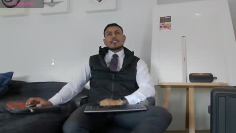 Snapshot of willsandler1 chatting on December 19, 2025, 8:27 pm Will Sandler online show from December 19, 2025, 8:27 pm