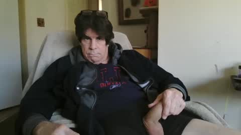 willtie26 online show from January 8, 2025, 7:03 pm