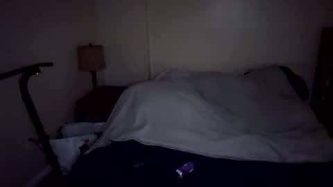 willynn83 online show from April 19, 2026, 4:56 am