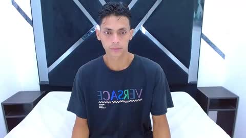 Snapshot of wiltom_ chatting on October 28, 2025, 12:09 pm Wiltom online show from October 28, 2025, 12:09 pm