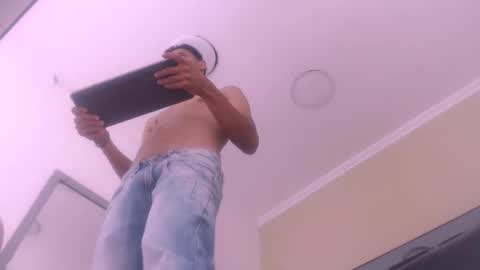 Snapshot of wiltom_ chatting on October 31, 2025, 2:18 pm Wiltom online show from October 31, 2025, 2:18 pm