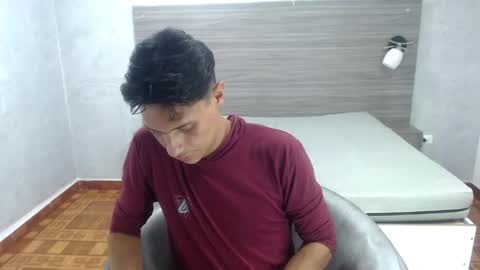 Snapshot of wiltom_ chatting on November 2, 2025, 9:17 pm Wiltom online show from November 2, 2025, 9:17 pm