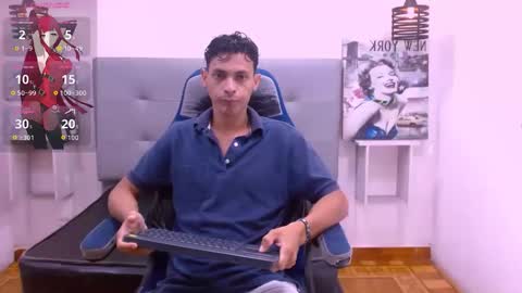 Snapshot of wiltom_ chatting on November 3, 2025, 12:39 pm Wiltom online show from November 3, 2025, 12:39 pm