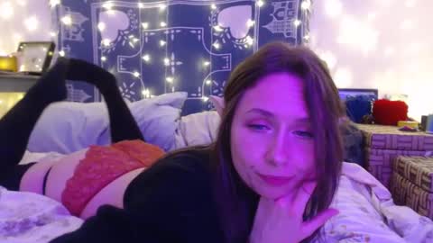 Eevie online show from December 23, 2024, 5:39 am