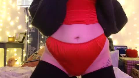 Eevie online show from December 25, 2024, 11:10 pm