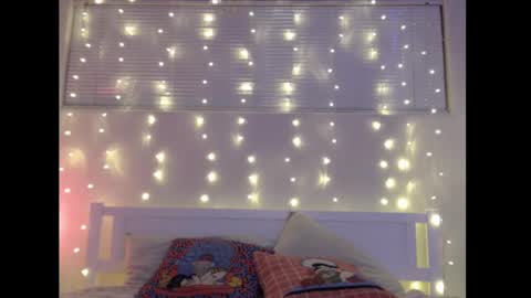 Eevie online show from February 17, 2025, 4:53 am