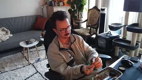 Snapshot of winnydepooh chatting on November 24, 2025, 8:03 am cream36 online show from November 24, 2025, 8:03 am