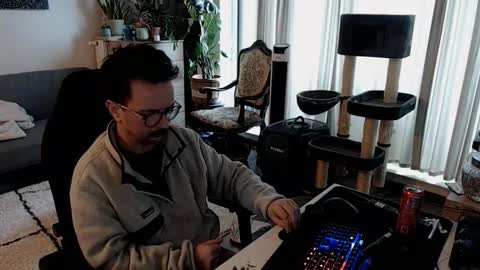 Snapshot of winnydepooh chatting on December 1, 2025, 9:58 am cream36 online show from December 1, 2025, 9:58 am