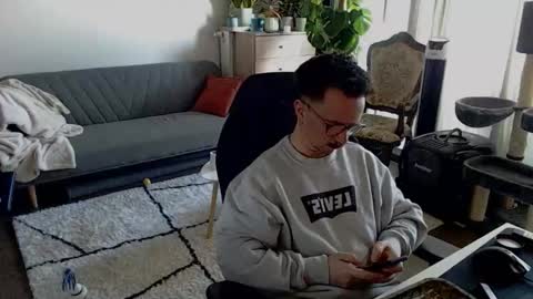 Snapshot of winnydepooh chatting on December 5, 2025, 10:57 am cream36 online show from December 5, 2025, 10:57 am