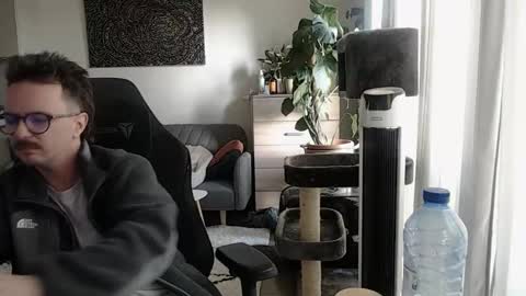 Snapshot of winnydepooh chatting on March 16, 2026, 11:47 am cream36 online show from March 16, 2026, 11:47 am