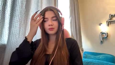 Ava online show from September 18, 2025, 4:47 am