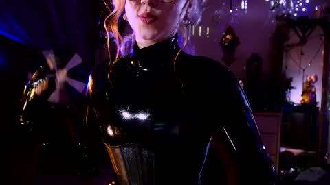 Snapshot of witch_fiona chatting on May 13, 2026, 8:06 pm Goddess of two strapons - Mr. long Don Mr. Pinky online show from May 13, 2026, 8:06 pm