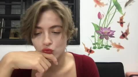 Snapshot of witches_curves chatting on May 22, 2026, 3:39 pm Nemo online show from May 22, 2026, 3:39 pm