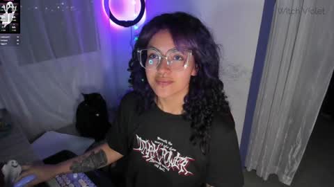     Luna Violeta  A r t i s t  online show from January 22, 2025, 11:43 pm