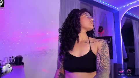     Luna Violeta  A r t i s t  online show from March 4, 2025, 1:55 am