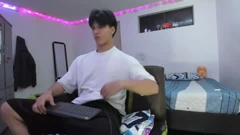 Snapshot of with_ken chatting on May 14, 2026, 5:03 am Ken online show from May 14, 2026, 5:03 am