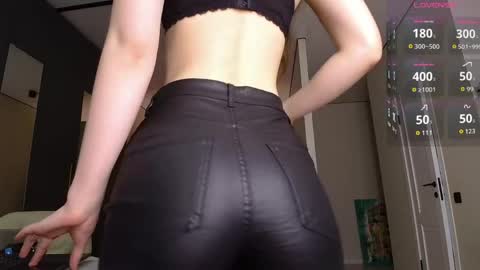 Isobelle online show from April 17, 2026, 4:21 pm