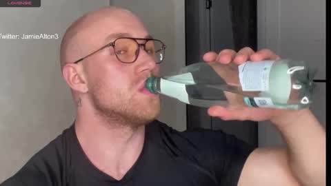 Wlademar online show from November 10, 2025, 2:32 am