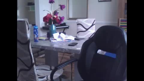 Snapshot of wobble444 chatting on October 13, 2025, 12:38 pm wobble444 online show from October 13, 2025, 12:38 pm